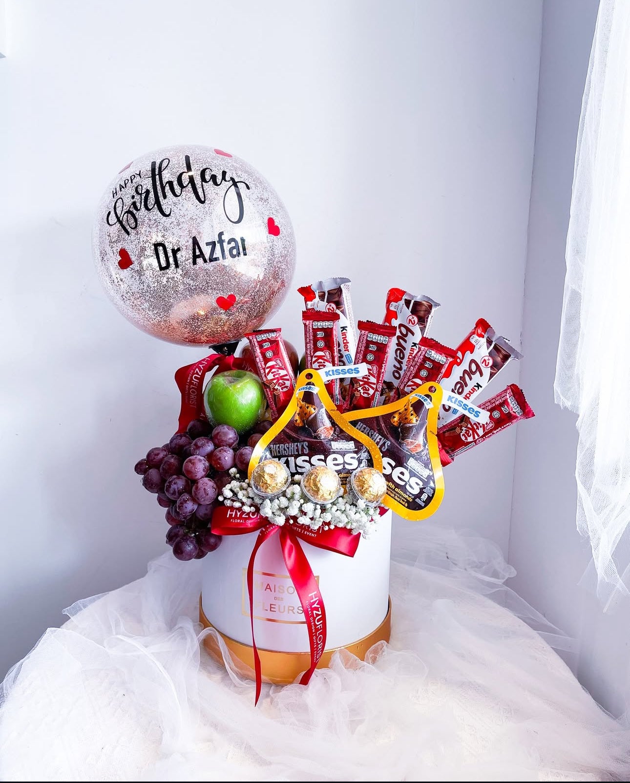 Premium Fruit Box with Chocolate Mix