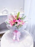 L02 - Chillotte Lily Bouquet