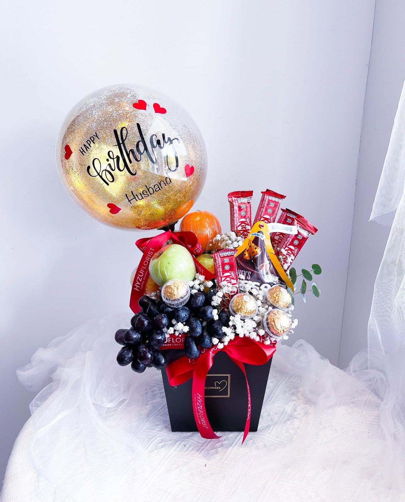 Standard Fruit Box with Chocolate Mix