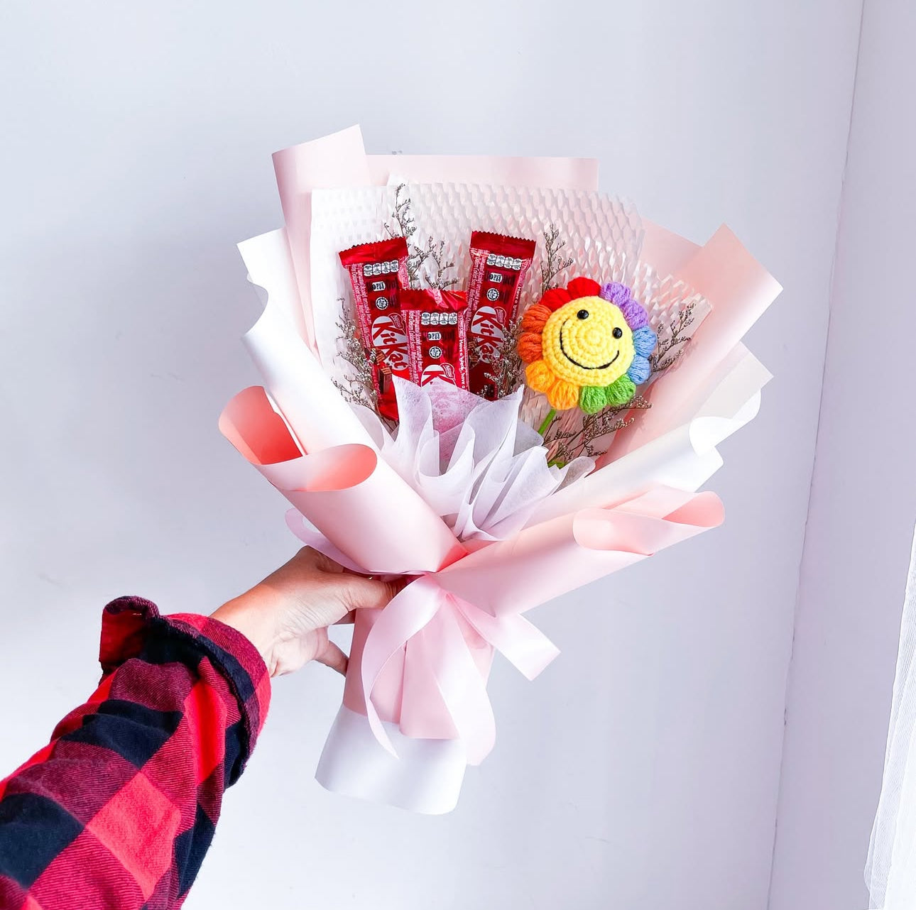 Single Crochet Smiley with Chocolate Bouquet