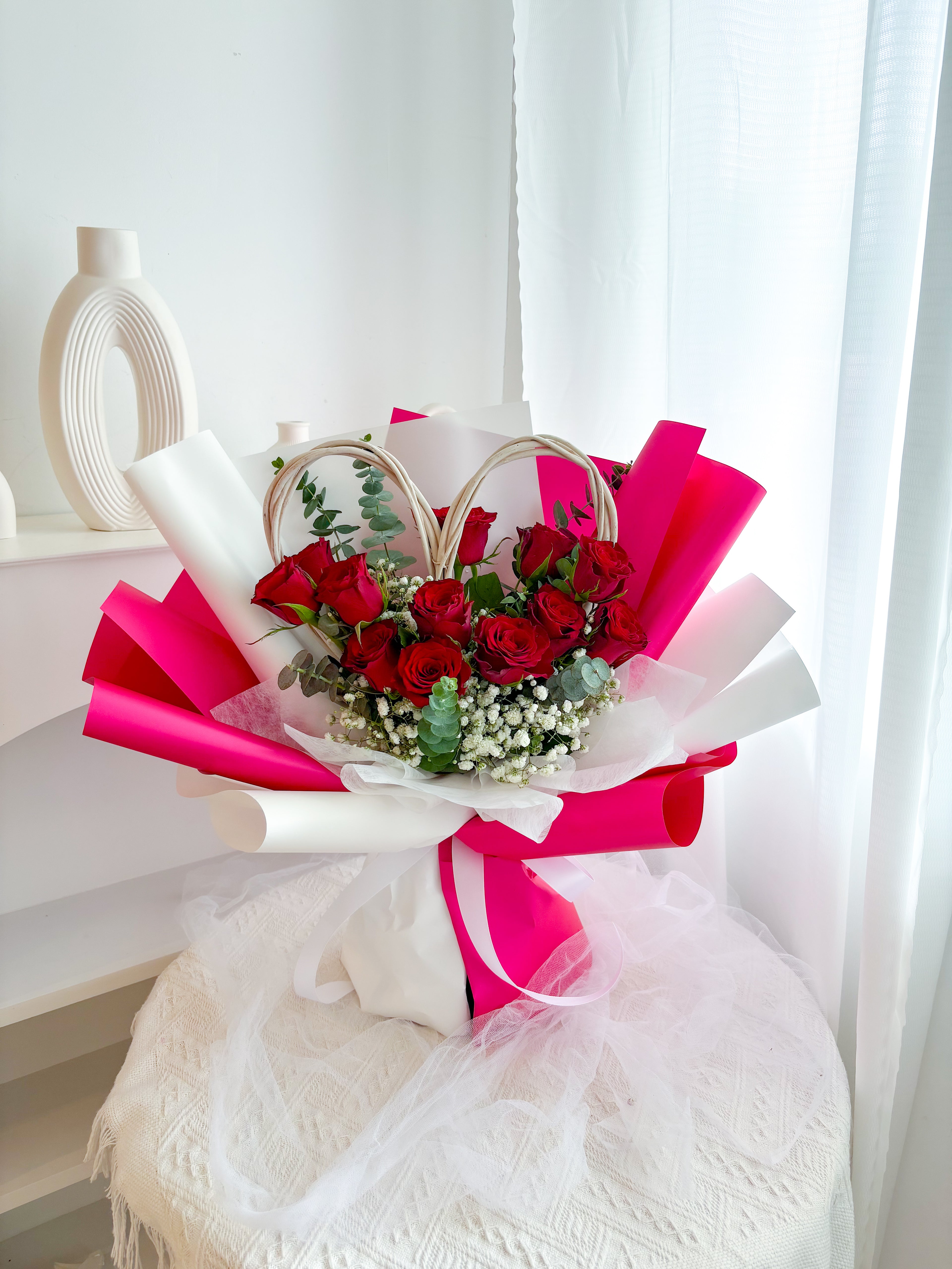 12 Fresh Roses Bouquet with Rattan Love