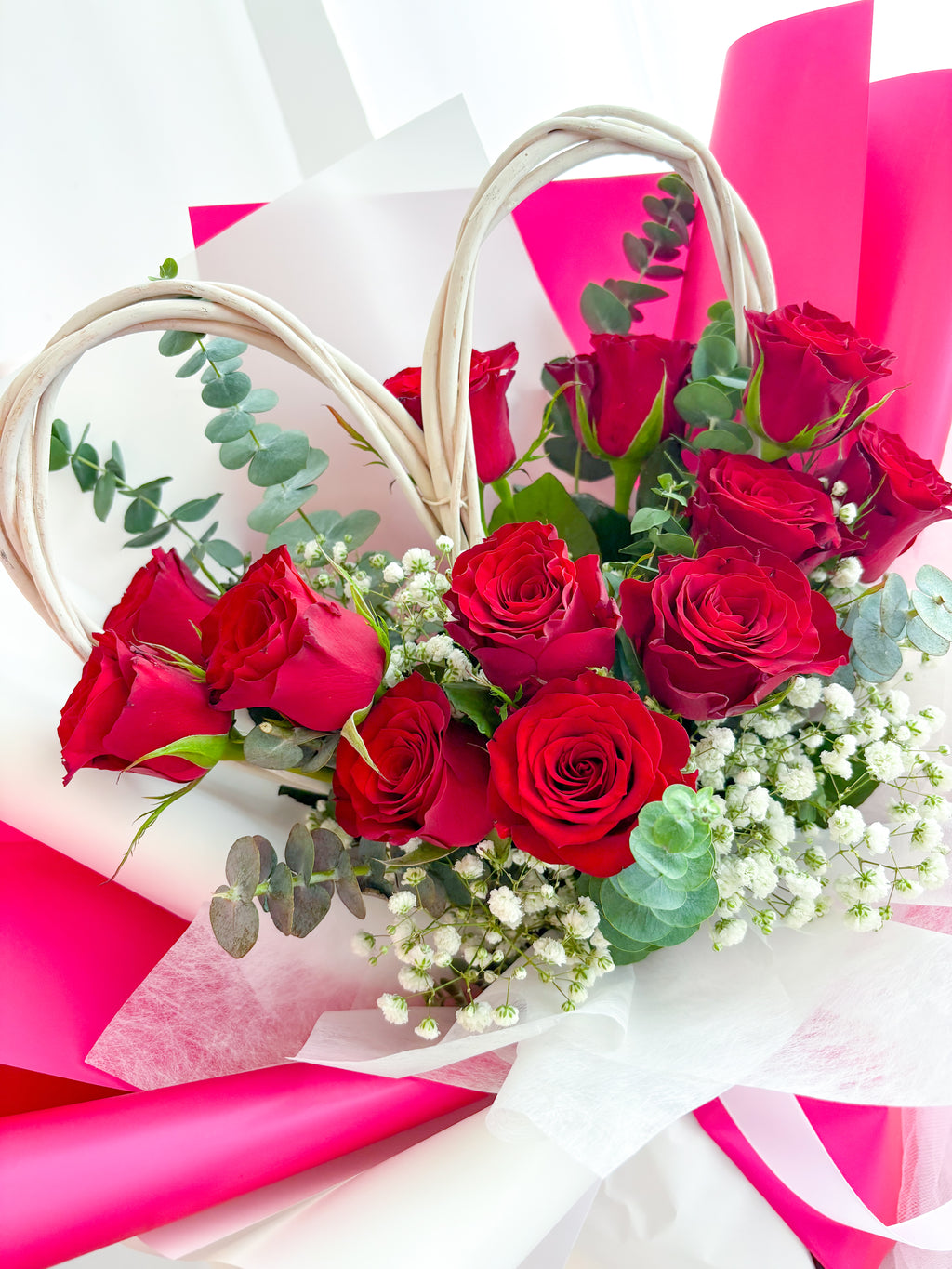 12 Fresh Roses Bouquet with Rattan Love