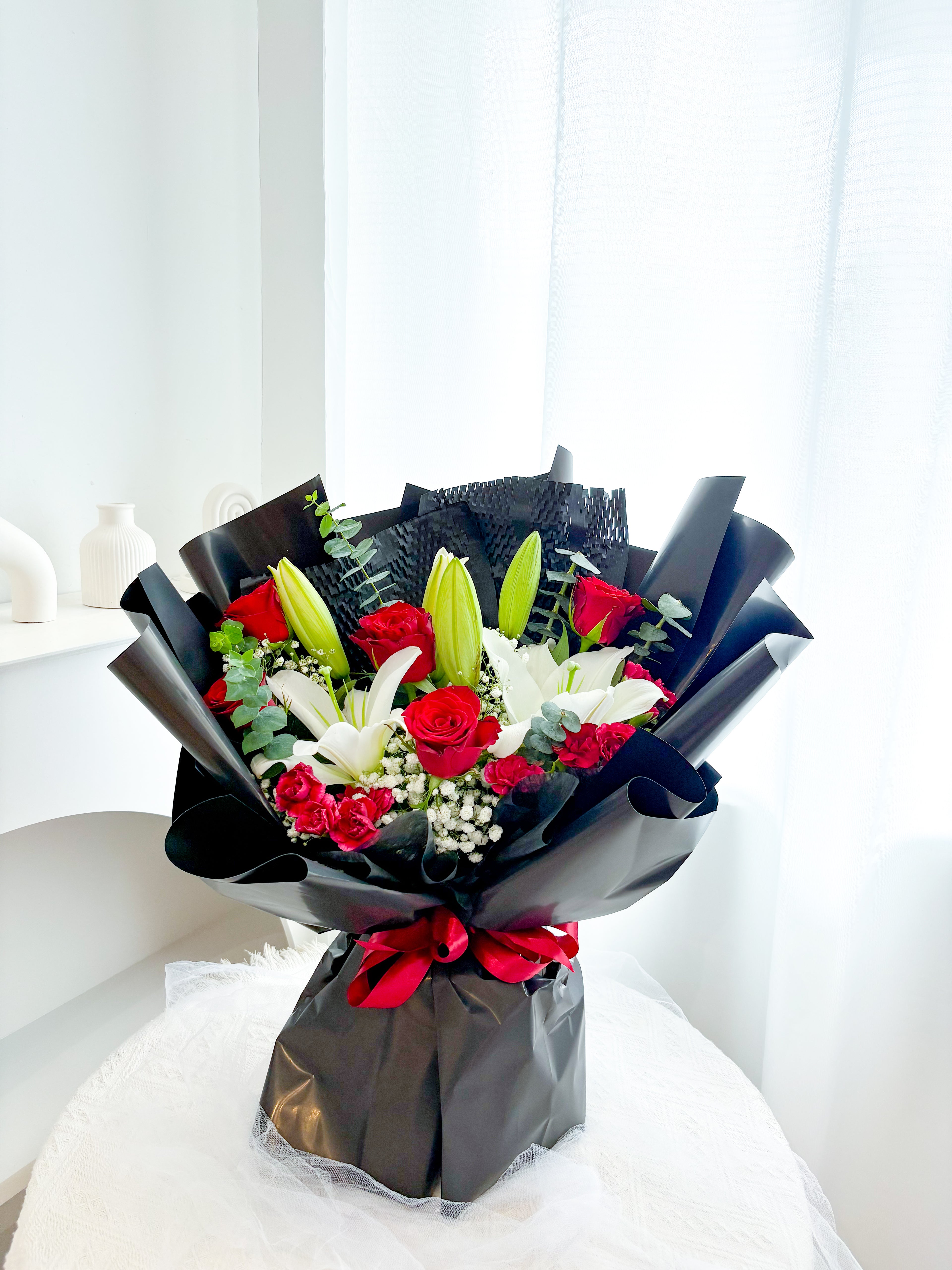 Medium Fresh Mix Bouquet with Lilies
