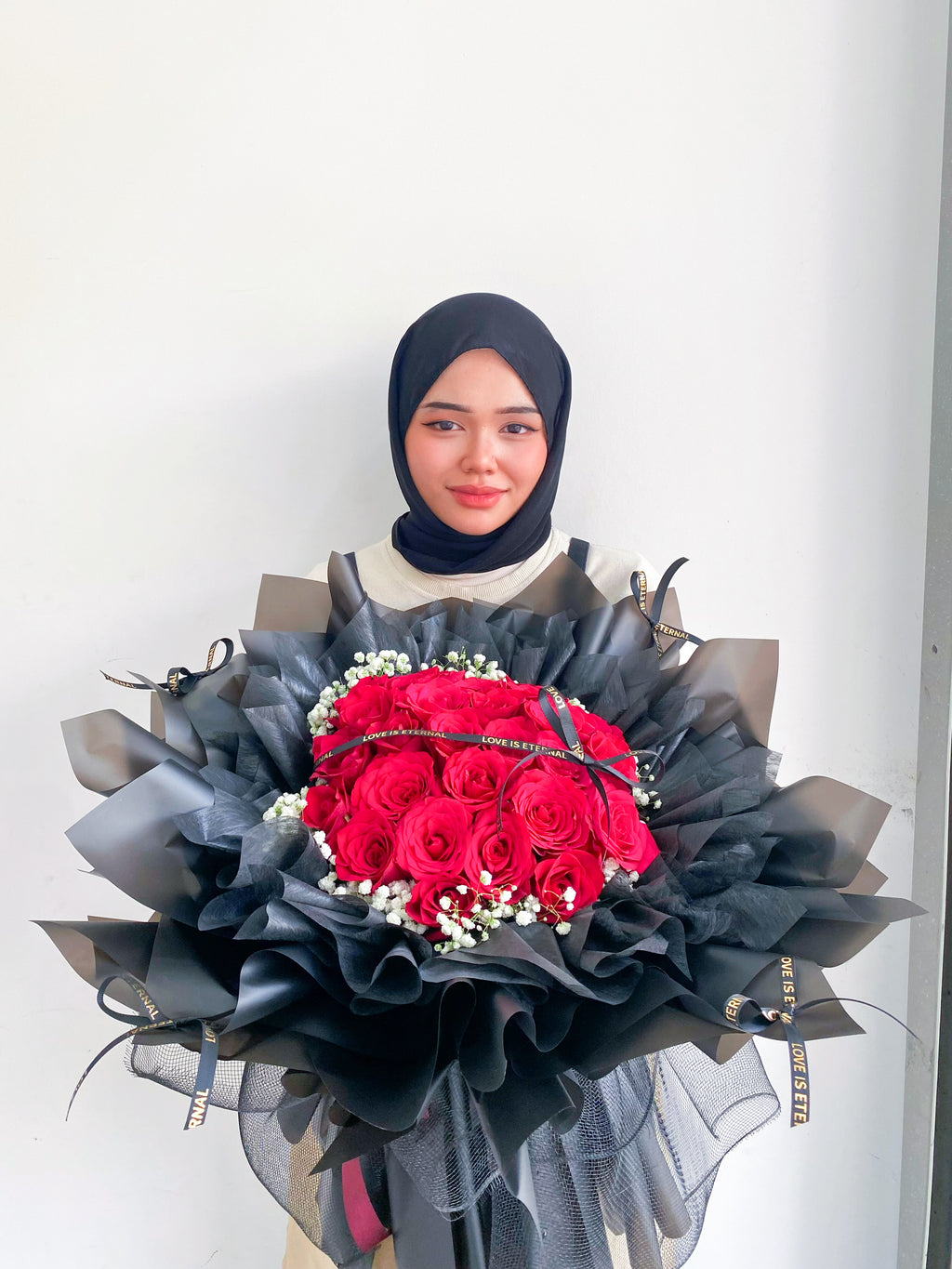 Fresh Roses Round Bouquet