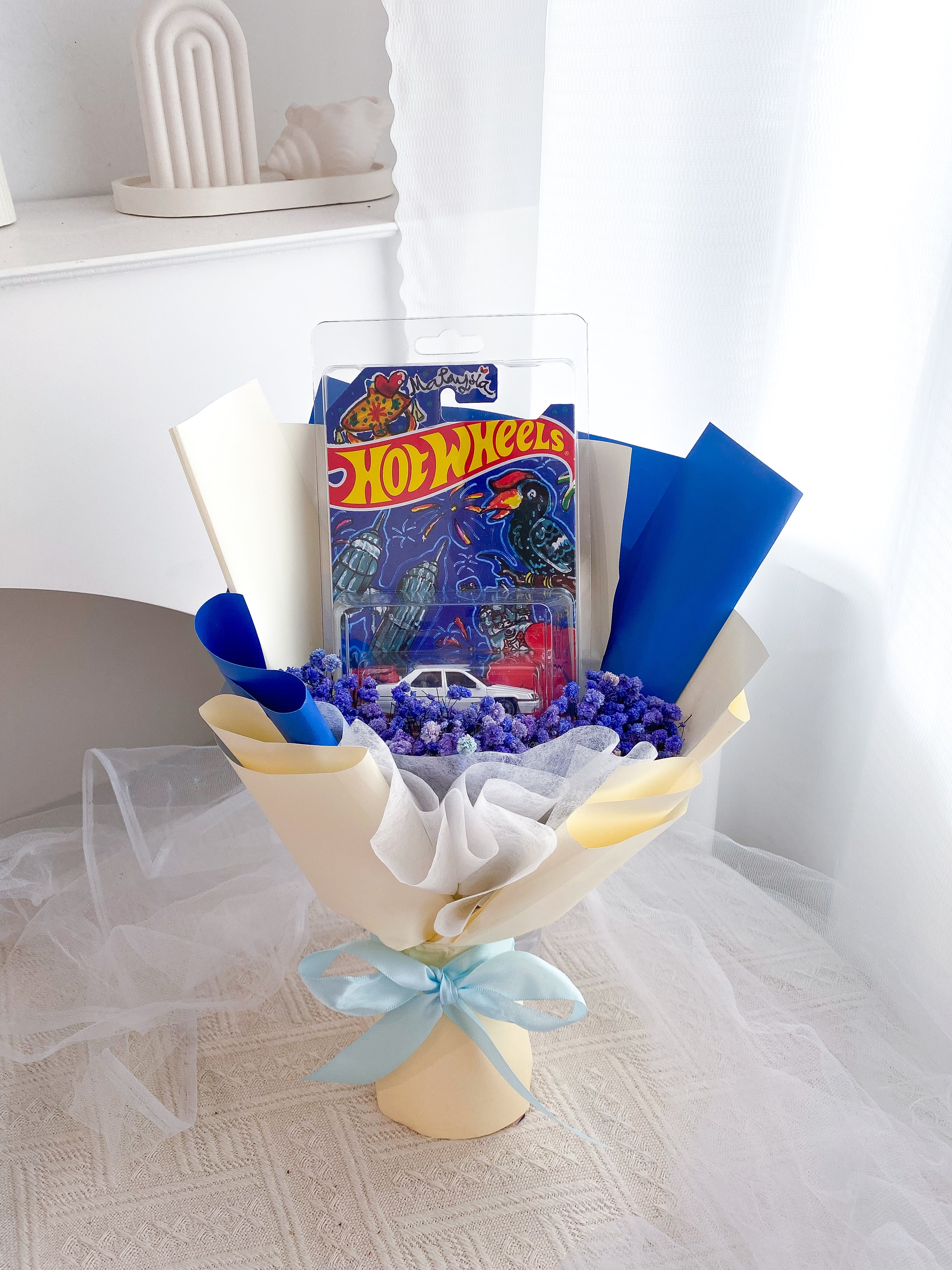 Light Hot Wheels Saga Burung Bouquet