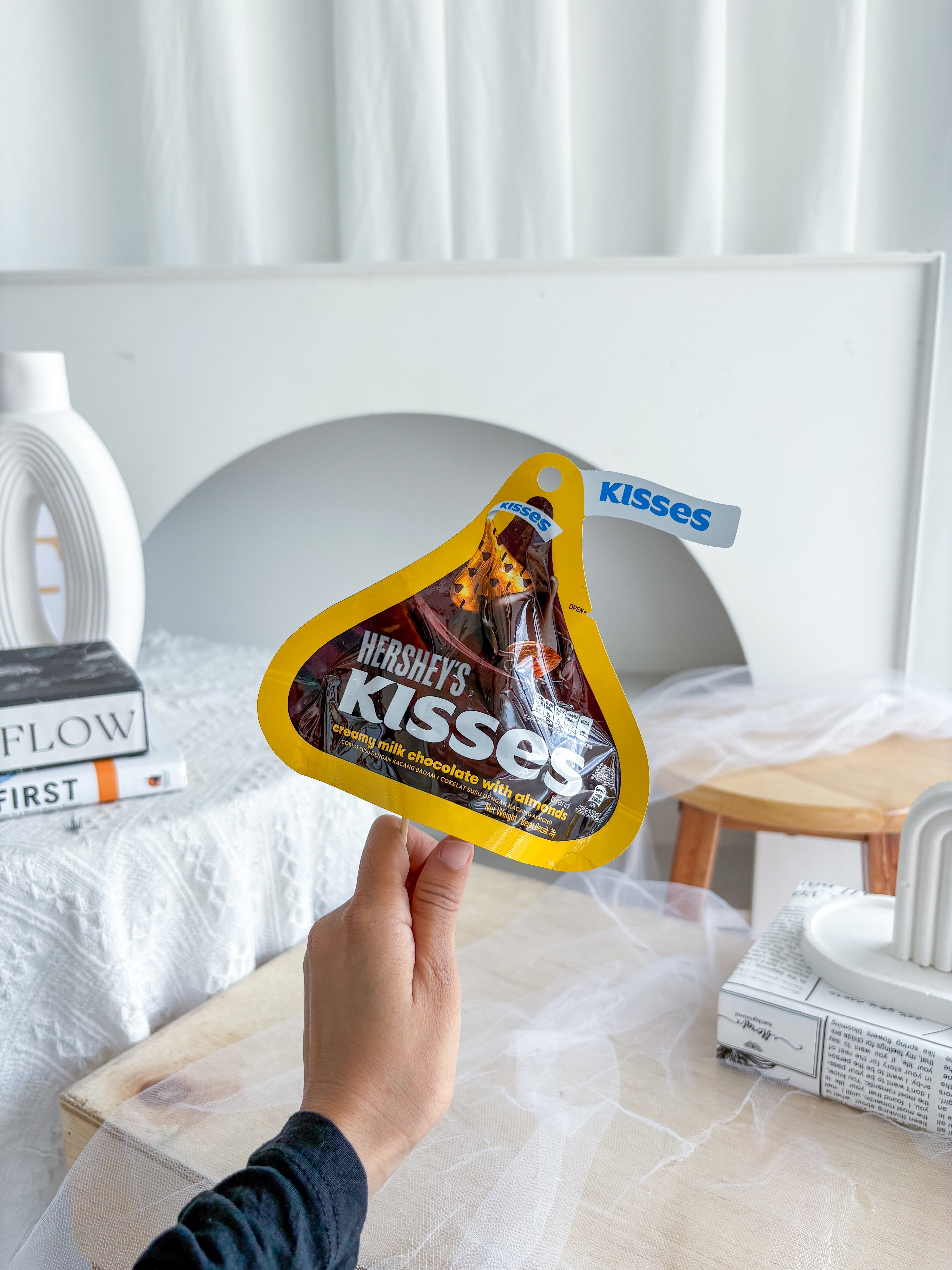 1pcs Kisses