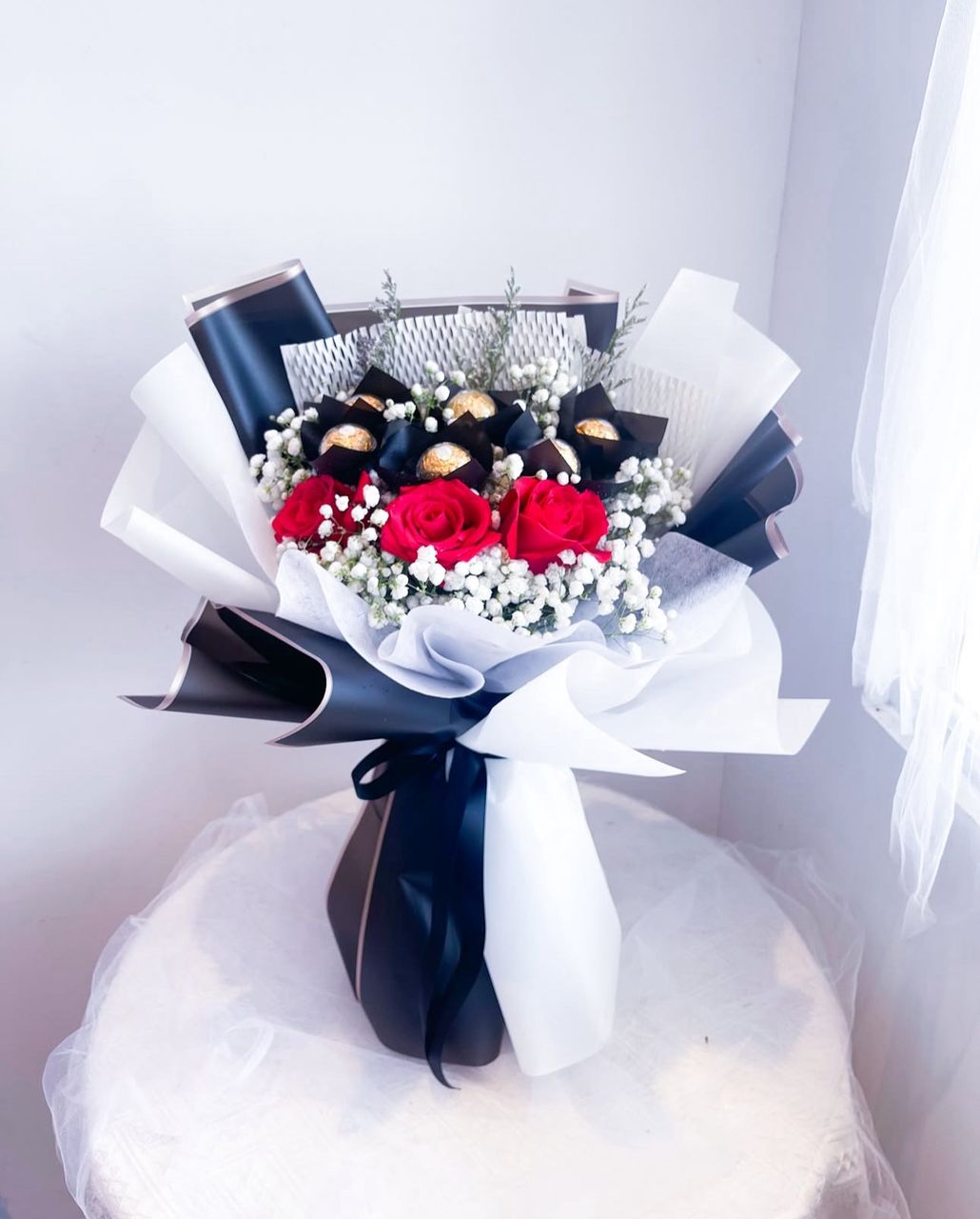 Medium Ferrero-Roses Tier Bouquet
