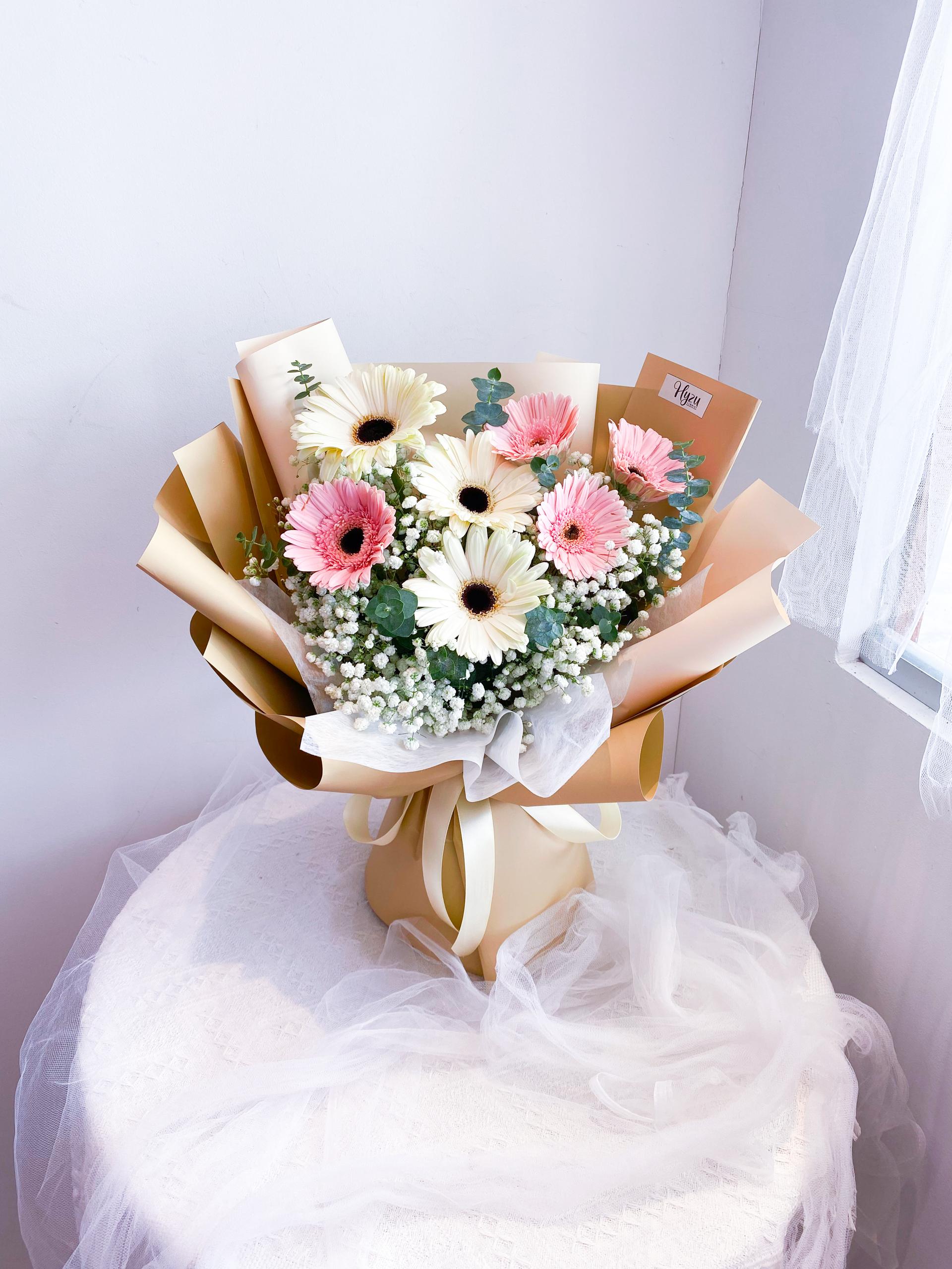 7 Stalks Fresh Gerberas Bouquet